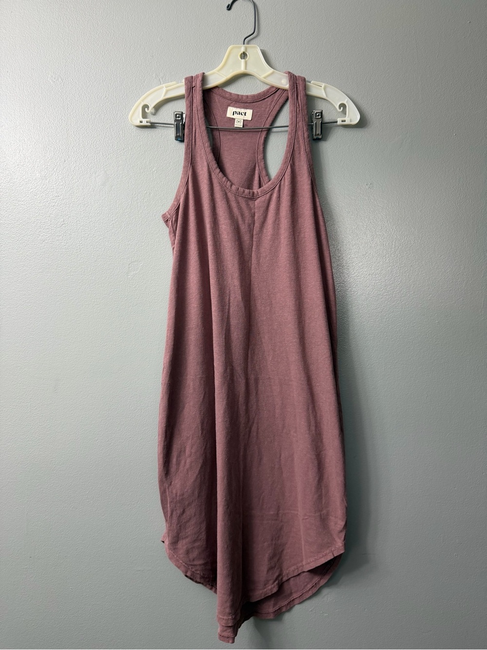 Pact organic cotton tank dress in a mauve pink racerback Sleeveless scoop neck M